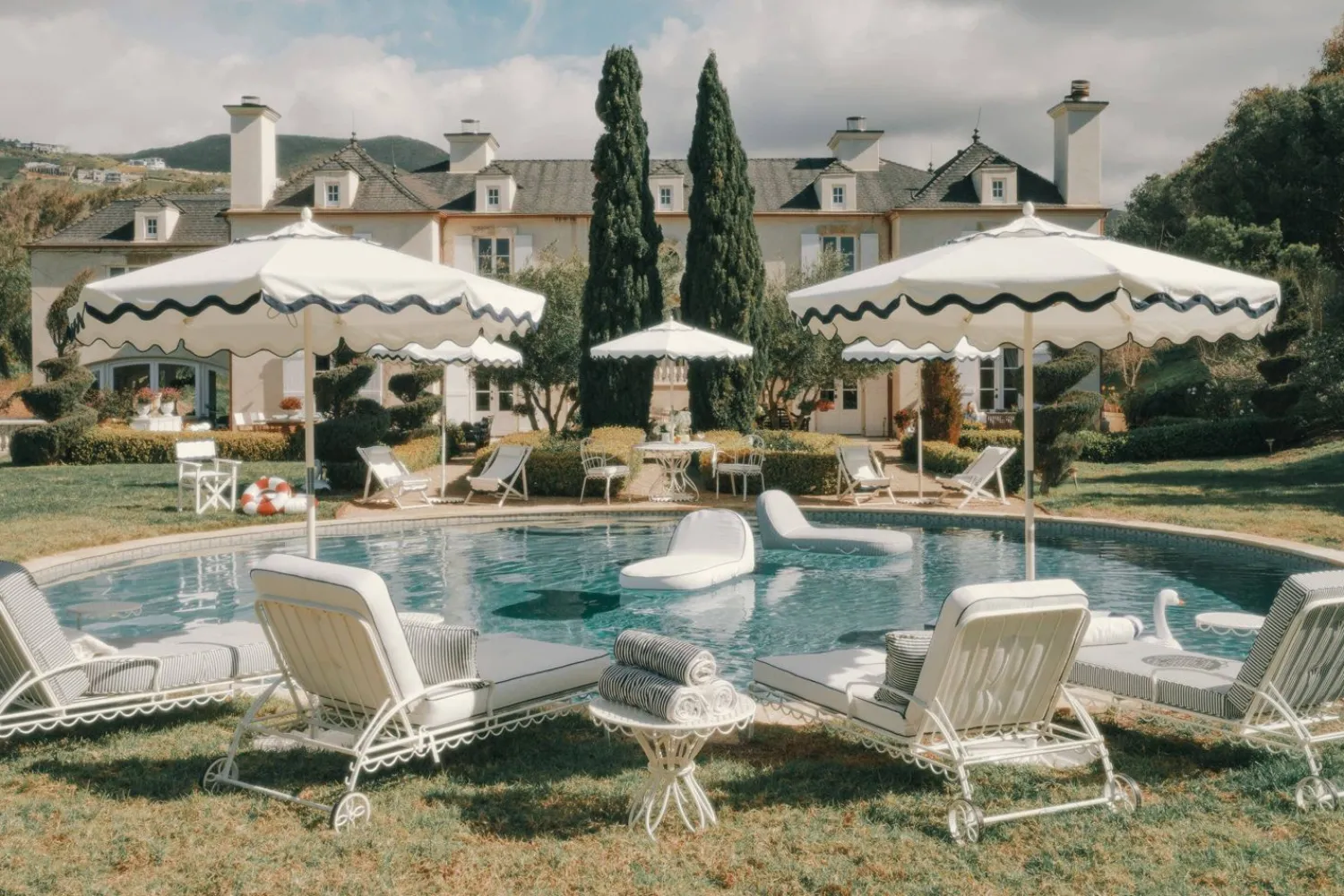The Al Fresco Sun Lounger Cushion - Lauren'S Navy Stripe^Business & Pleasure Co. Fashion